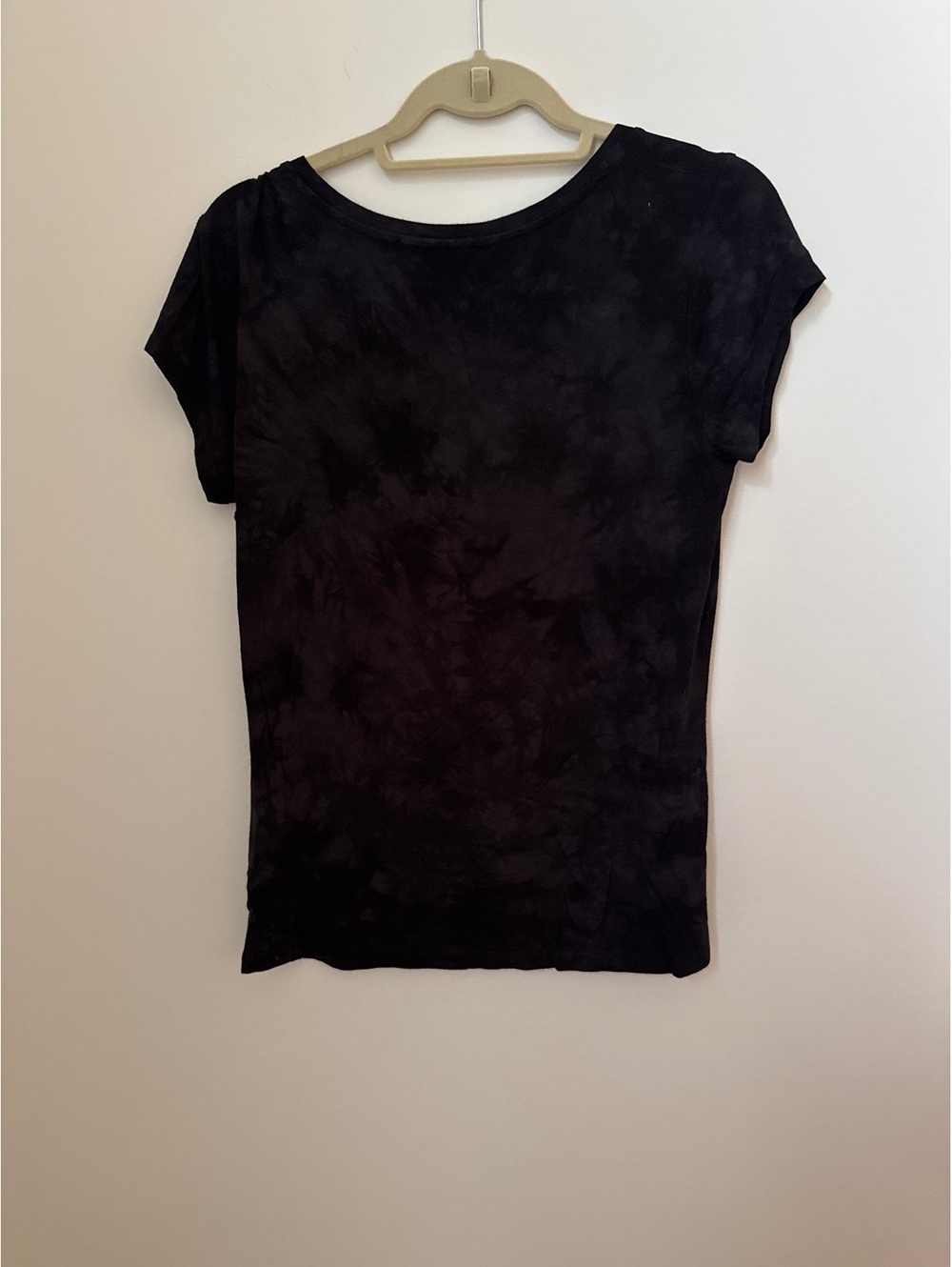 Tahari Medium Black Tie-Dye Short Sleeve T-Shirt
